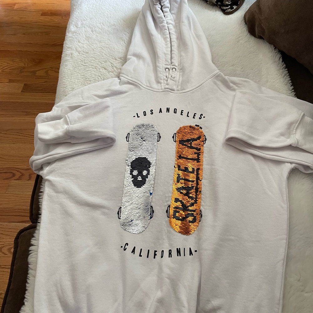 H&M Los Angeles Sweater Boys. Size : 12-14Y U.S. Pre-Owned. Hardly ever worn.
